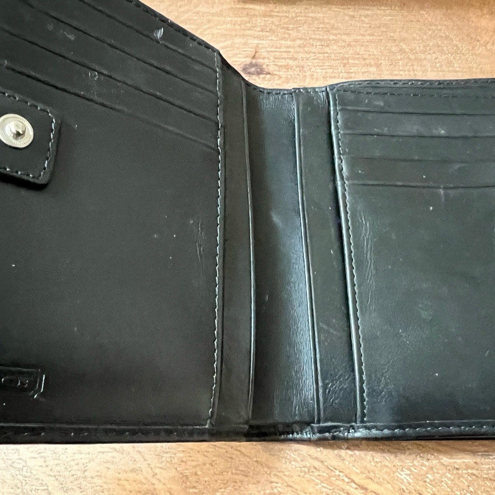 COACH Wallet - Picture 4 of 7